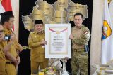 Gubernur Jambi Al Haris terima penghargaan dari Densus 88