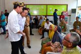 Jokowi meninjau pelayanan kesehatan RSUD di Muna