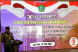 Plt Bupati Sidoarjo Subandi memberi sambutan seusai deklarasi komitmen bersama anti korupsi di Pendopo Sidoarjo, Jawa Timur, Selasa (14/5/2024). Kegiatan tersebut digelar dalam rangka meningkatkan kualitas penyelenggaraan pemerintahan yang baik (good governance) dan pemerintahan yang bersih. Antara Jatim/Umarul Faruq/mas