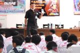 30 siswa SMKN 3 Mataram ikuti pelatihan desain grafis