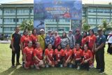 Tim bola voli Putri Persit KCK Koorcabrem 131 juara pertama Piala Pangdam XIII/Mdk