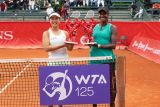 Petenis Indonesia Aldila dan Asia Muhammad rebut juara WTA 125 Paris Open Trophee