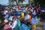 Sejumlah delegasi menyaksikan pertunjukan tarian Bali dalam acara Balinese Water Purification Ceremony rangkaian World Water Forum ke-10 2024 di Kura-Kura Bali, Denpasar, Bali, Sabtu (18/5/2024). ANTARA FOTO/Media Center World Water Forum/Aprillio Akbar/wsj.