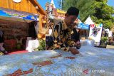 Seniman  kembangkan batik lukis untuk promosikan batik Demak