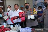 Polisi bongkar pabrik ekstasi dan pil koplo di Surabaya