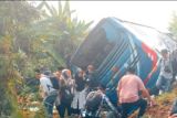 Bus perangkat desa di Kabupaten Serang kecelakaan di Tol Tangerang Meram
