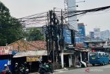Dinas PUPR Kota Bogor potong ribuan sampah kabel