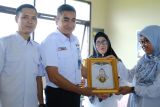 KAI Divre III Palembang berikan penghargaan kepada guru pendidik