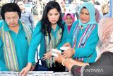 Ibu negara Iriana panen mutiara dan tinjau UMKM di Lombok