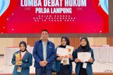 Mahasiswi FH Unila raih juara pertama debat hukum se-Lampung