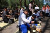 Pemkab Bantul mengajak masyarakat olah limbah kulit buah menjadi ecoenzim