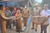 Pemkab Flotim berikan bantuan masker bagi warga terdampak erupsi Lewotobi