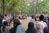 Jenazah polisi yang dibakar istrinya dimakamkan di Jombang