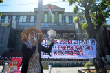 Aksi tolak bala di Pengadilan Negeri Padang