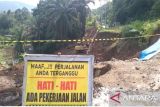 Pembangunan jalan rusak akibat gempa di Pasaman Barat dimulai
