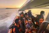 Tim SAR evakuasi balita WNA terluka usai terjatuh di kapal