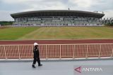 Foto suasana kompleks Stadion Madya Atletik Sumut Sport Center yang akan digunakan untuk Pekan Olahraga Nasional (PON) XXI Aceh-Sumut di Batang Kuis, Deli Serdang, Sumatera Utara, Sabtu (15/6/2024). Stadion yang mampu menampung 2.507 penonton tersebut sudah mencapai 100 persen dan siap digunakan pada PON XXI Aceh-Sumut 2024. ANTARA FOTO/Fransisco Carolio