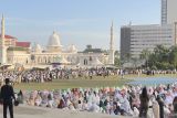 Ribuan warga Batam shalat Idul Adha di Dataran Engku Putri