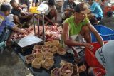 Penggunaan kantong plastik untuk daging kurban di Semarang mulai ditinggalkan