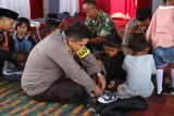 Polres Lampung Selatan beri bantuan perlengkapan sekolah ke pelajar di Ketapang