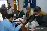 Pejabat OPD dan camat di Pemkab Sidrap tes urine saat peringati HANI 2024