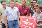 Bupati Lampung Selatan bantu korban rumah roboh di Palas