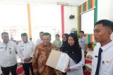 Pemprov Riau serahkan SK pengangkatan 204 PPPK guru di Siak