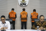 Konferensi pers penahanan tersangka korupsi di Basarnas
