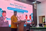 Bupati Halsel besuk jamaah haji yang dirawat di Makassar
