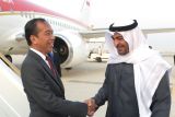 Presiden Jokowi disambut langsung Presiden MBZ saat tiba di Abu Dhabi