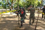 Prajurit Korps Marinir TNI-AL bersama Marinir Amerika (USMC) mempraktekkan Pertempuran jarak dekat pada Latihan bersama Platoon Exchange (Platex) 2024 di Pusat Latihan Pertempuran (PLP) Marinir 5 Baluran, Karang Tekok, Situbondo, Jawa Timur, Rabu (17/7/2024). Latihan Close Quaters Battle (CQB) tersebut untuk melatih skil prajurit dalam pertempuran jarak dekat serta menghancurkan musuh dan menguasai medan perang perkotaan. Antara Jatim/Budi Candra Setya/um 