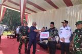 PT SP dukung TMMD di Padang Pariaman, serahkan satu unit bedah rumah tidak layak huni dan 250 sak Semen