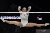 Pesenam putri Indonesia Rifda Irfanaluthfi melakukan gerakan pada nomor palang bertingkat ketika kualifikasi senam artistik putri subdivision 1 Olimpiade Paris 2024 di Bercy Arena, Paris, Prancis, Minggu (28/7/2024). ANTARA FOTO/Wahyu Putro A/wsj.