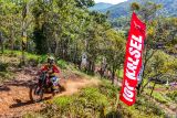 Pembalap memacu motor pada kelas lokal kejuaraan Uncle Hard Enduro (UHE) 2024 di Kiram Park, Kabupaten Banjar, Kalimantan Selatan, Sabtu (10/8/2024). Kejuaraan motor trail bertaraf internasional itu diikuti sekitar seribu pembalap dari berbagai daerah di Indonesia dan 22 pembalap dari 11 negara. ANTARA/Abdul Hakim