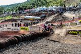 Pembalap memacu motor pada kelas internasional kejuaraan Uncle Hard Enduro (UHE) 2024 di Kiram Park, Kabupaten Banjar, Kalimantan Selatan, Sabtu (10/8/2024). Kejuaraan motor trail bertaraf internasional itu diikuti sekitar seribu pembalap dari berbagai daerah di Indonesia dan 22 pembalap dari 11 negara. ANTARA/Abdul Hakim