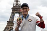 Kejutan untuk peraih medali emas Olimpiade Paris saat tiba di Indonesia