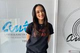 Artis Gemi Nastiti sukai lomba tarik tambang