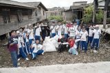 Ekamas Mandiri Group rayakan HUT RI dengan bersih-bersih sampah plastik di Tanjung Uma