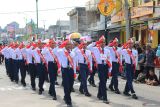 Peserta pawai Baris berbaris (PBB) pada hari kedua dalam meringati Hari Ulang Tahun (HUT) Ke-79 Republik Indonesia digelar Pemerintah Kabupaten Bangka Selatan pada Selasa (21/8). Sebanyak 119 peserta ikut serta memeriahkan pawai tersebut mulai dari tingkat SMP, SMA, Marching Band, dan peserta umum.