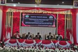 DPRD Kotabaru periode 2019-2024 menggelar sidang paripurna istimewa  dengan agenda peresmian dan pengambilan sumpah anggota DPRD Kotabaru 2024-2029 terpilih. Sidang paripurna istimewa dipimpin Ketua DPRD Syairi Mukhlis.Senin (26/8/2024).(FOTO ANTARA-Aqsin)