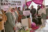 PLN IP UBP Bukitinggi salurkan bantuan usaha kerajinan enceng gondok ke Sadama Agam