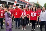 Evangelian Sasingen-Liem Hong Eng mendaftar di KPU Sitaro