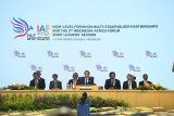 Presiden Joko Widodo (tengah) menyampaikan pandangannya saat Joint Leaders Session Indonesia-Africa Forum (IAF) II and High-Level Forum on Multi-Stakeholder Partnerships (HLF MSP) di Nusa Dua, Bali, Senin (2/9/2024). Forum HLF MSP and Indonesia-Africa Forum II tersebut menyelenggarakan 12 event secara paralel dan 17 event pendamping yang dihadiri delegasi dari 24 negara. ANTARA FOTO/Media Center IAF II-HLF MSP/Fikri Yusuf/wsj.