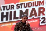 Direktur Jenderal Kebudayaan Kementerian Pendidikan, Kebudayaan, Riset dan Teknologi Hilmar Farid memberikan kuliah umum tentang upaya meningkatkan pemahaman dan kesadaran publik akan pentingnya kebudayaan sebagai fondasi utama pembangunan nasional di Auditorium Dayan Dawood, Universitas Syiah Kuala, Banda Aceh, Kamis (5/9/2024). ANTARA/Irwansyah Putra