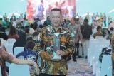 Bupati Rusma Yul Anwar terima penghargaan dari Menteri Perhubungan
