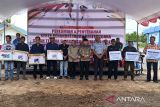 Pemkab Kotim salurkan bantuan budi daya ikan bagi masyarakat pesisir