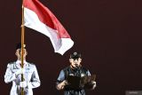 Atlet panjat tebing Kalimantan Barat Veddriq Leonardo membacakan janji atlet dalam upacara pembukaan di Stadion Harapan Bangsa, Banda Aceh, Aceh, Senin (9/9/2024). PON XXI Aceh-Sumut 2024 mempertandingkan sebanyak 65 cabang olahraga yang melibatkan hampir 13.000 atlet dari 38 provinsi dan berlangsung pada 9-20 September 2024. ANTARA FOTO/Aprillio Akbar/wsj.