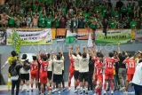 Sejumlah pemain dan ofisial futsal Kaltim mengucapkan terima kasih kepada pendukung tim futsal Jatim usai final futsal putra PON XXI Aceh-Sumut 2024 di Arena Futsal Dinas Pemuda dan Olahraga Sumatera Utara (Disporasu), Deli Serdang, Sumatera Utara, Minggu (8/9/2024). Kaltim meraih medali emas usai menang atas Jatim dengan 2-1. Antara Kaltim/Fauzan/rwa/mrh