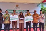 BAZNAS Kepri salurkan seragam gratis untuk 2.860 siswa SMA/SMK