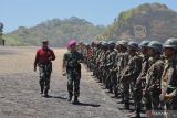 Komandan Kodikmar Brigjen TNI Marinir Samson Sitohang memimpin upacara Penutupan Lattek Dikko 174 Marinir di Pantai Baruna Kondang Iwak, Malang, Jawa Timur, Jumat (14/9/2024). Upacara tersebut diikuti siswa Dikmaba XLIII/2 TA 2023 berjumlah 119 personil dan Dikmata XLIII/2 TA 2023 berjumlah 343 personil yang selanjutnya akan ditempatkan ke seluruh wilayah di Indonesia.  Antara Jatim/Dispen Kodikmar/Handout/um